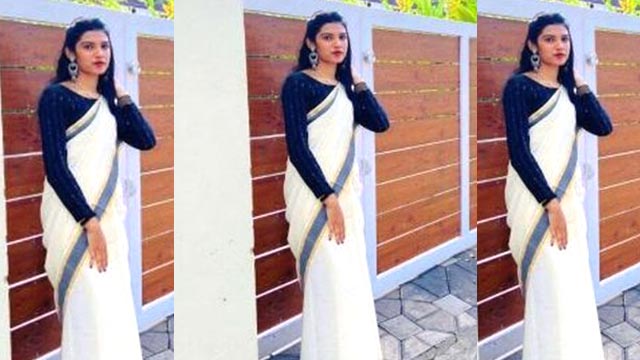 Tamil Girl Bathing Nude Self Boobs Show And Masturbating Latest MMS